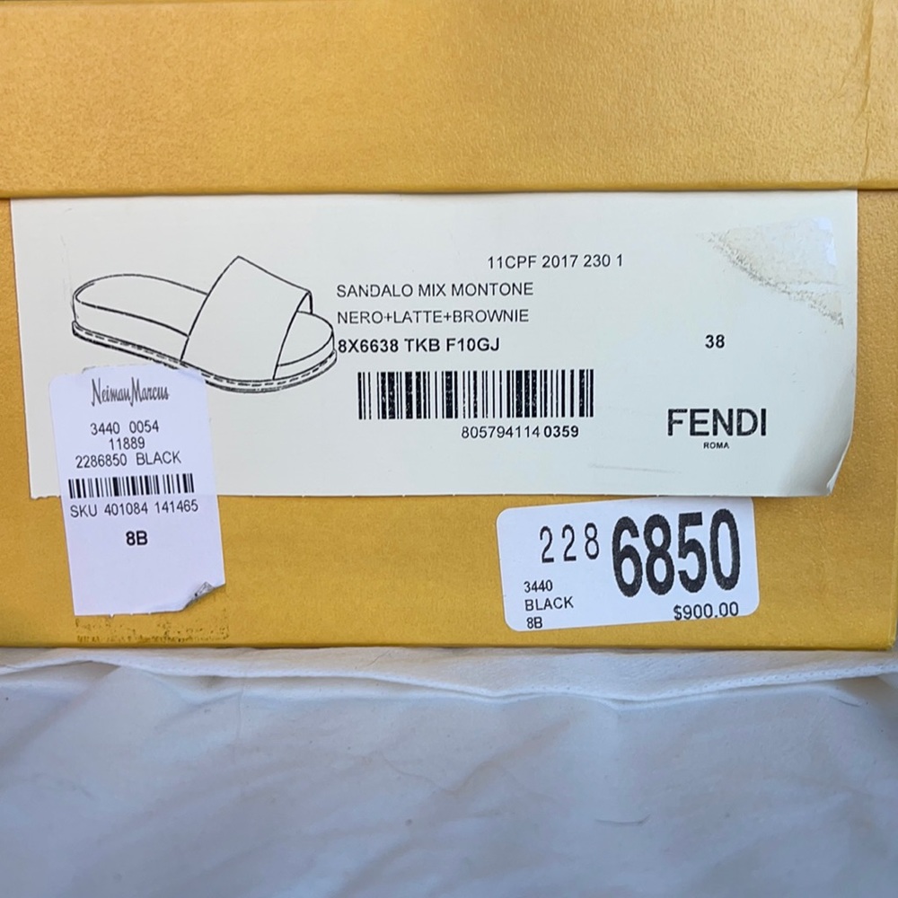 FENDI
Shearling Slide Sandals
Size: 8 | IT 38